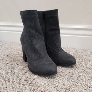 2LipsToo womens heeled boots